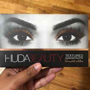 Huda Beauty Rose Gold Palette